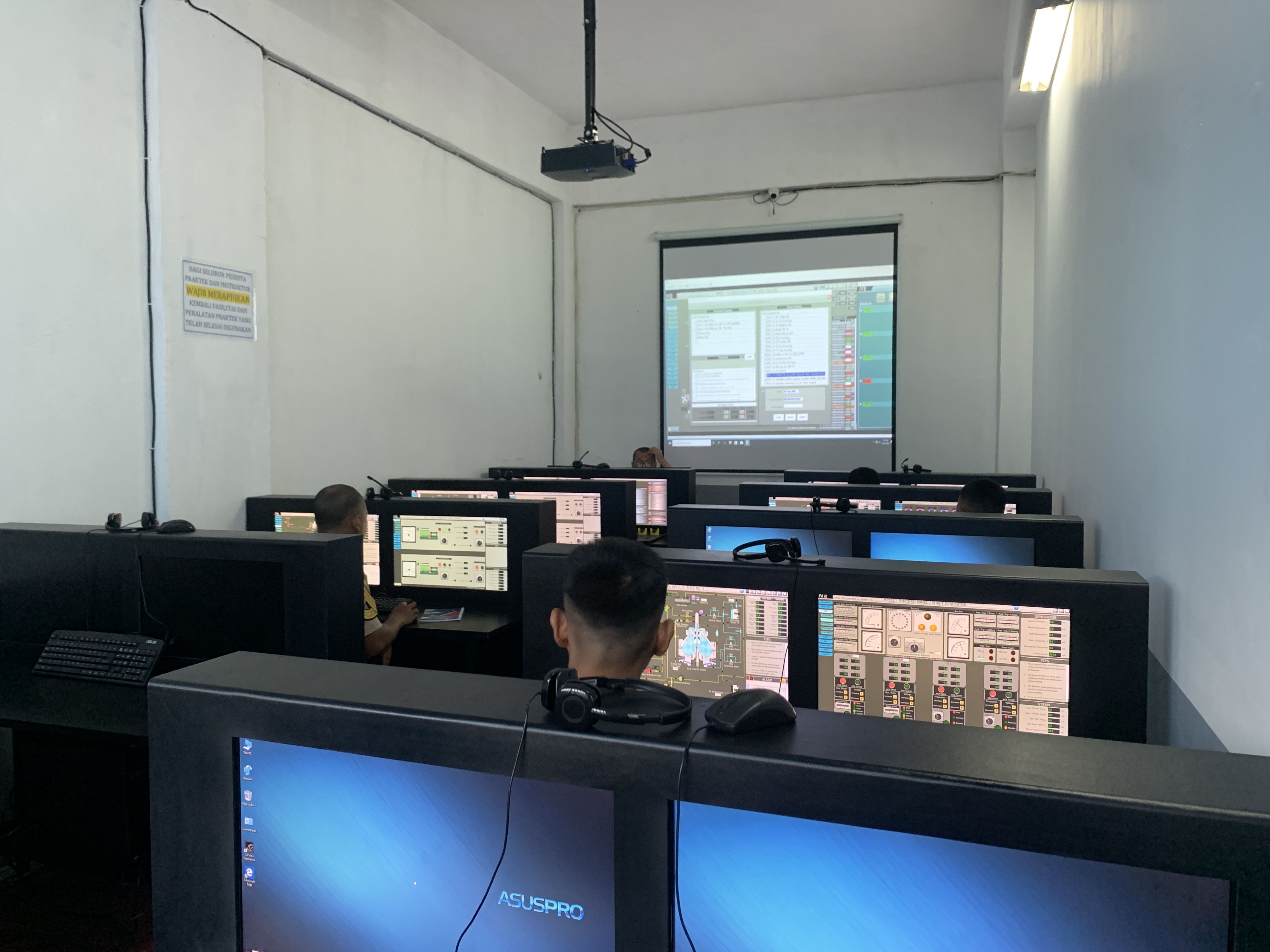 Full Mission Engine Simulator